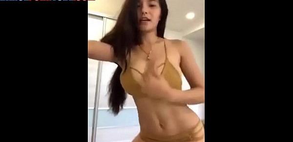  thai beauty dancing in bikini